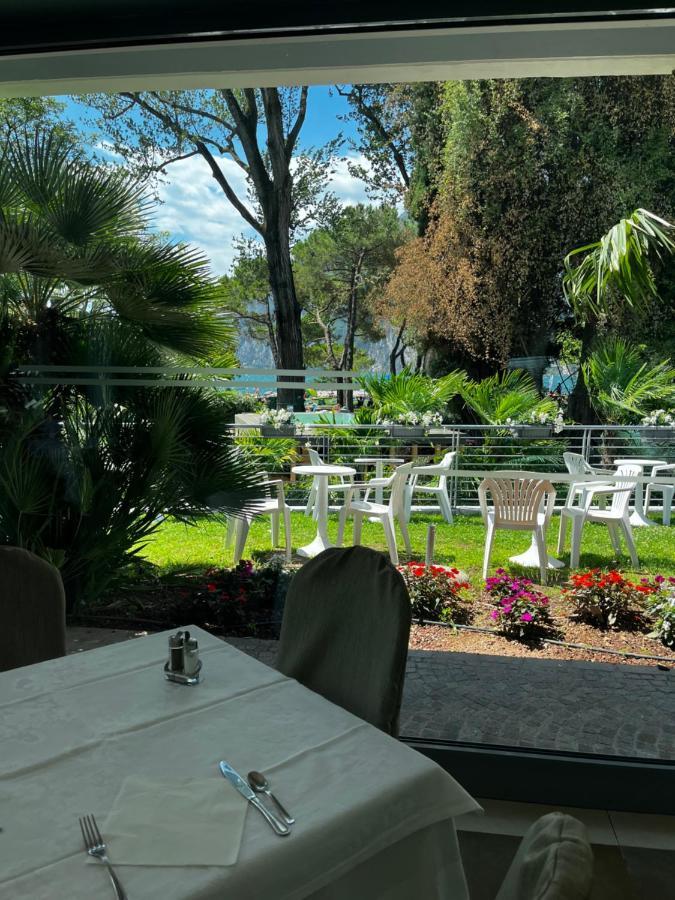 Hotel Oasi Wellness & Spa Riva del Garda Luaran gambar