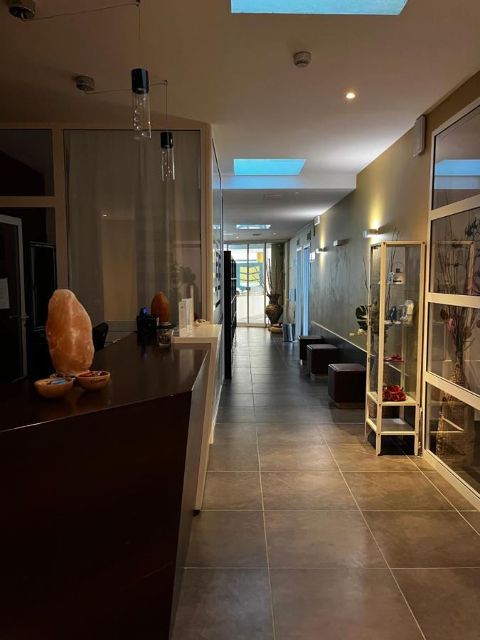 Hotel Oasi Wellness & Spa Riva del Garda Luaran gambar