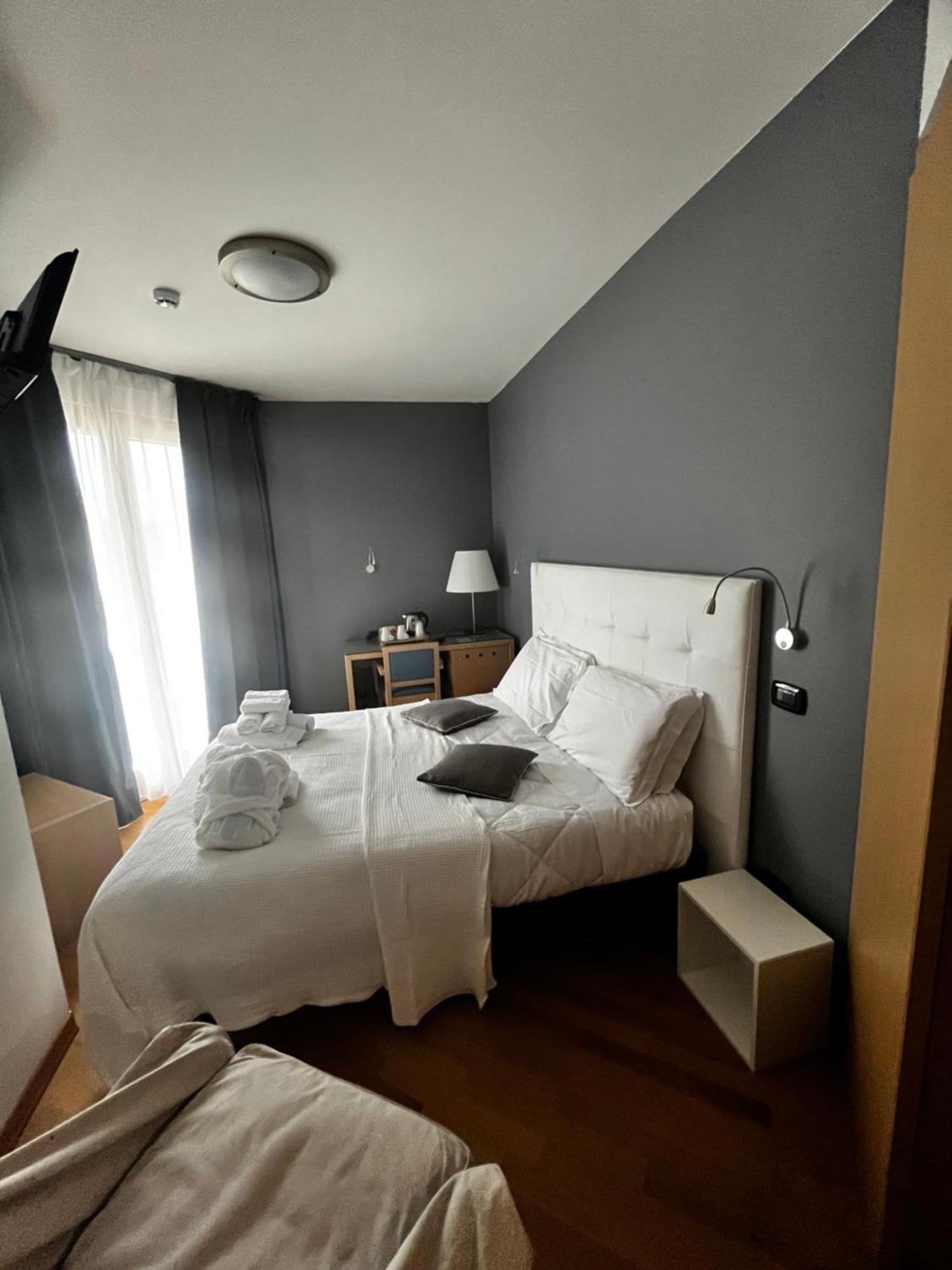 Hotel Oasi Wellness & Spa Riva del Garda Luaran gambar