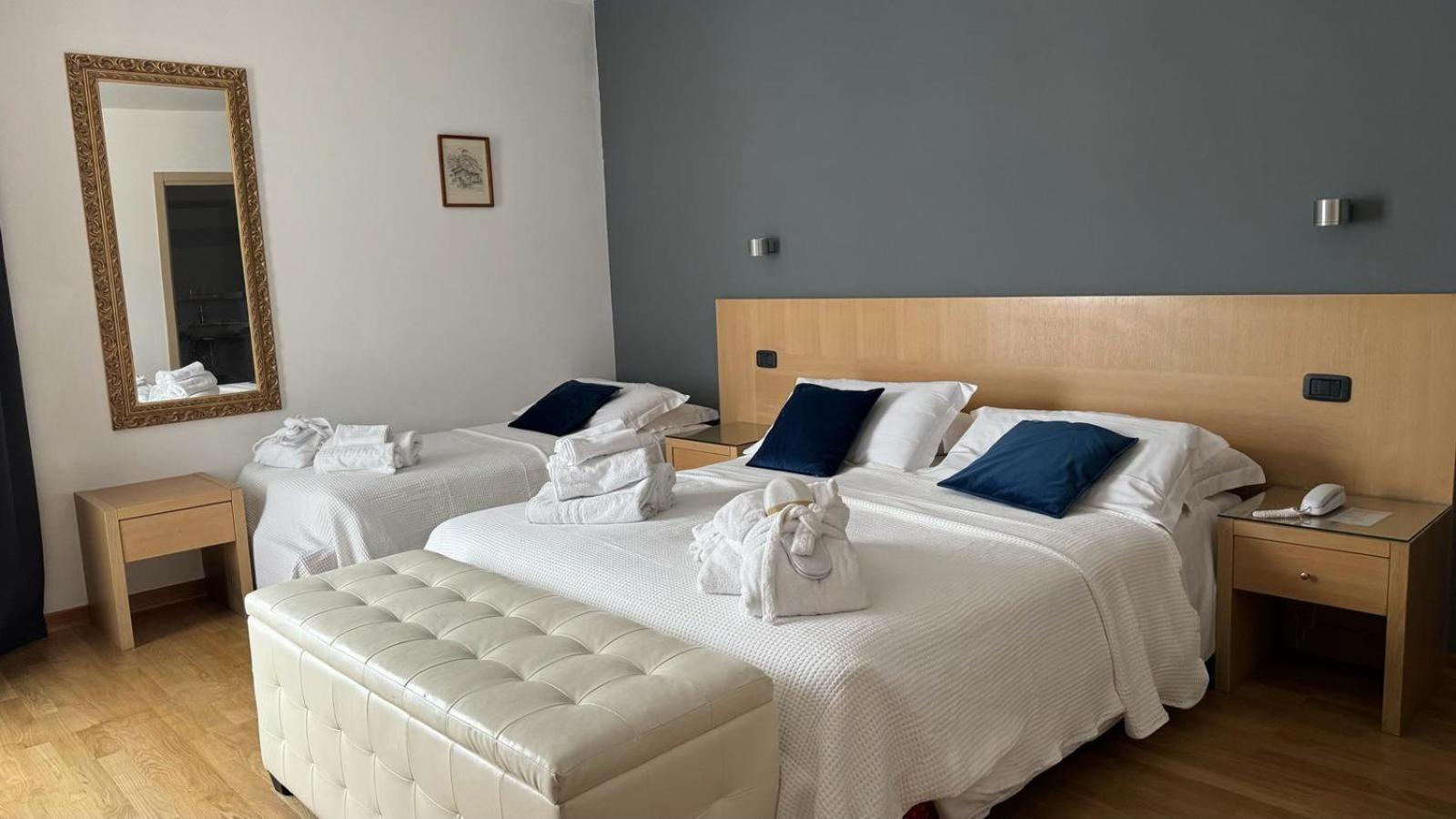 Hotel Oasi Wellness & Spa Riva del Garda Luaran gambar