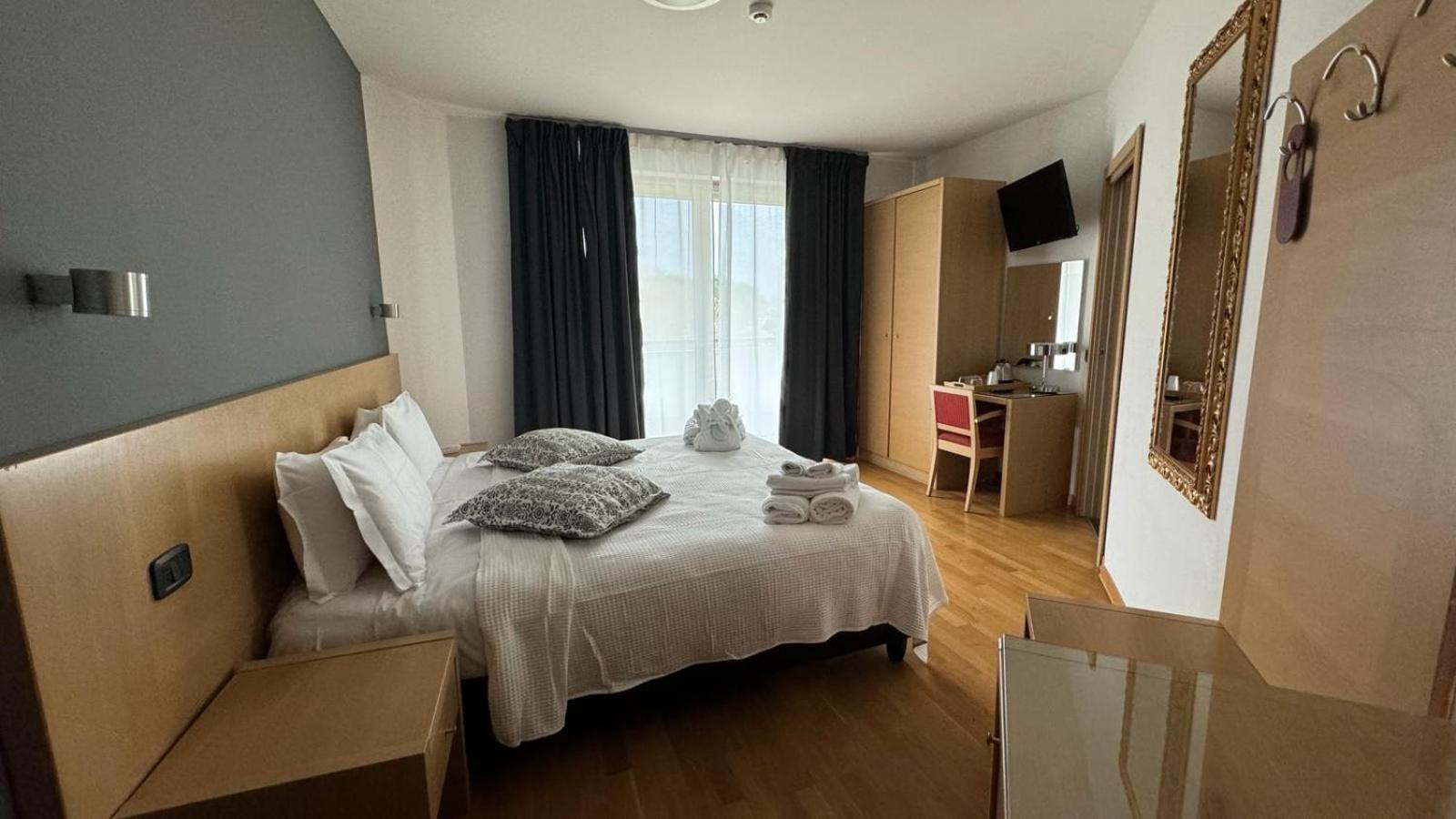 Hotel Oasi Wellness & Spa Riva del Garda Luaran gambar