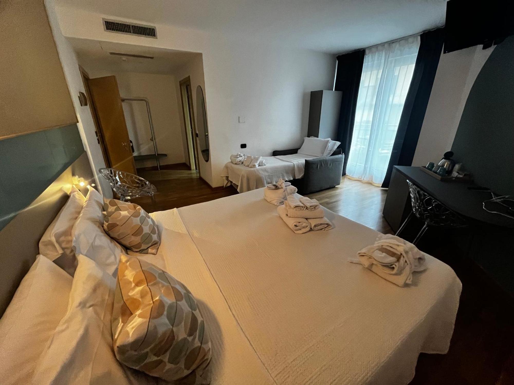 Hotel Oasi Wellness & Spa Riva del Garda Luaran gambar