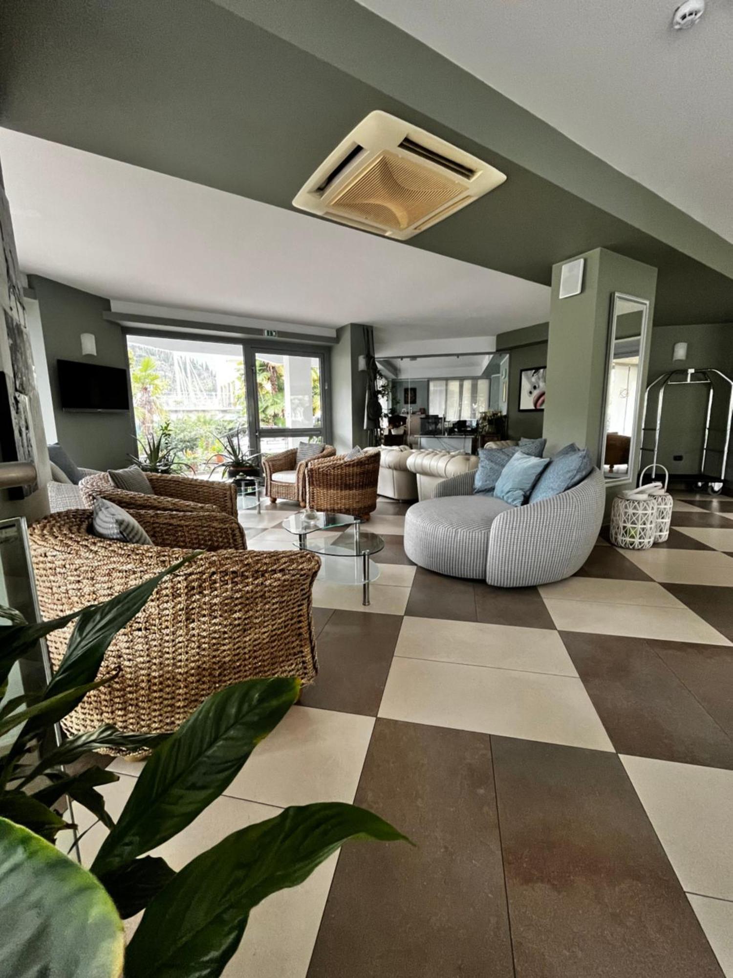 Hotel Oasi Wellness & Spa Riva del Garda Luaran gambar