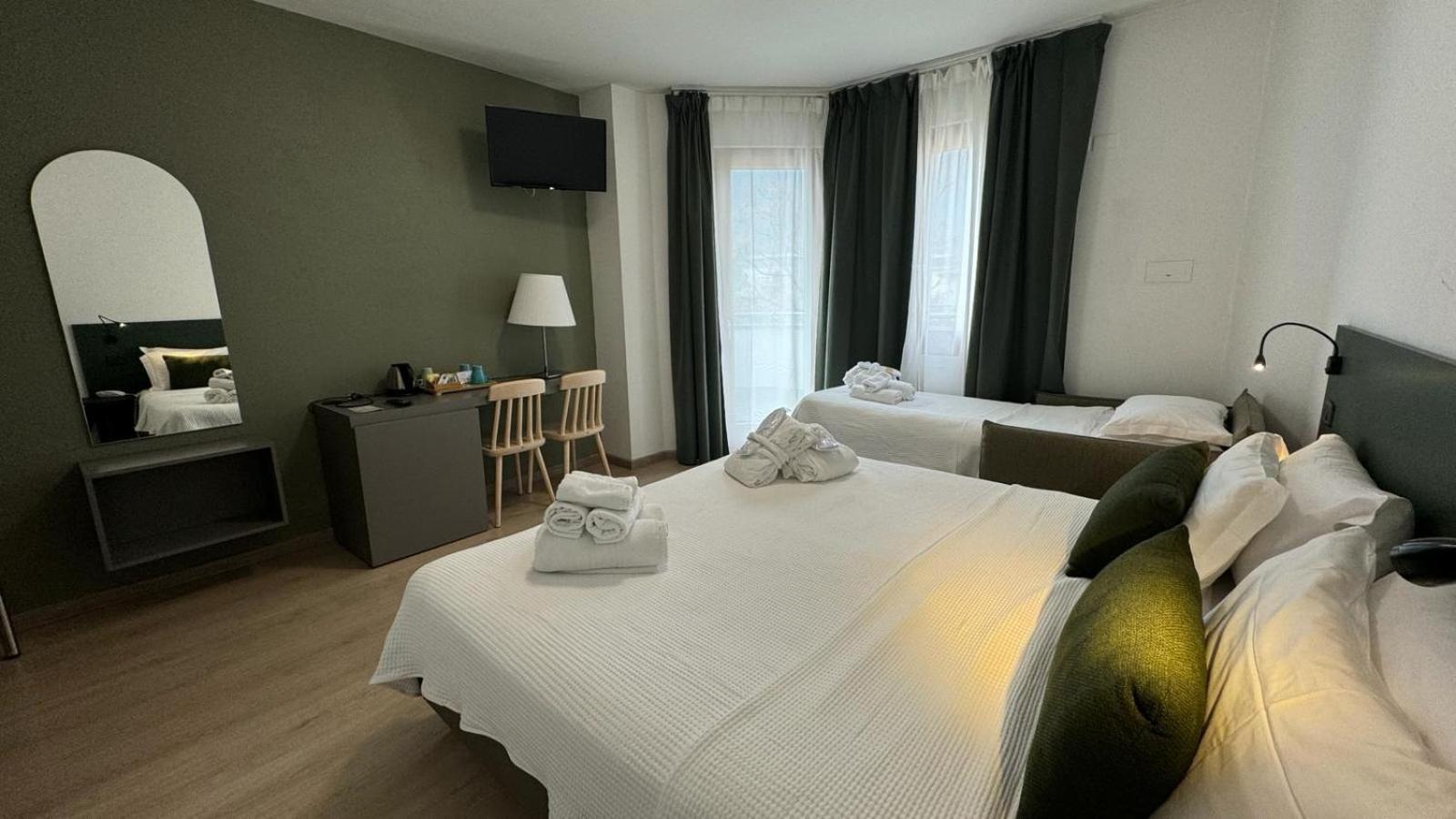 Hotel Oasi Wellness & Spa Riva del Garda Luaran gambar