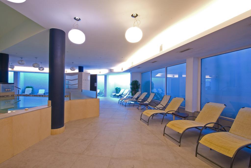 Hotel Oasi Wellness & Spa Riva del Garda Luaran gambar