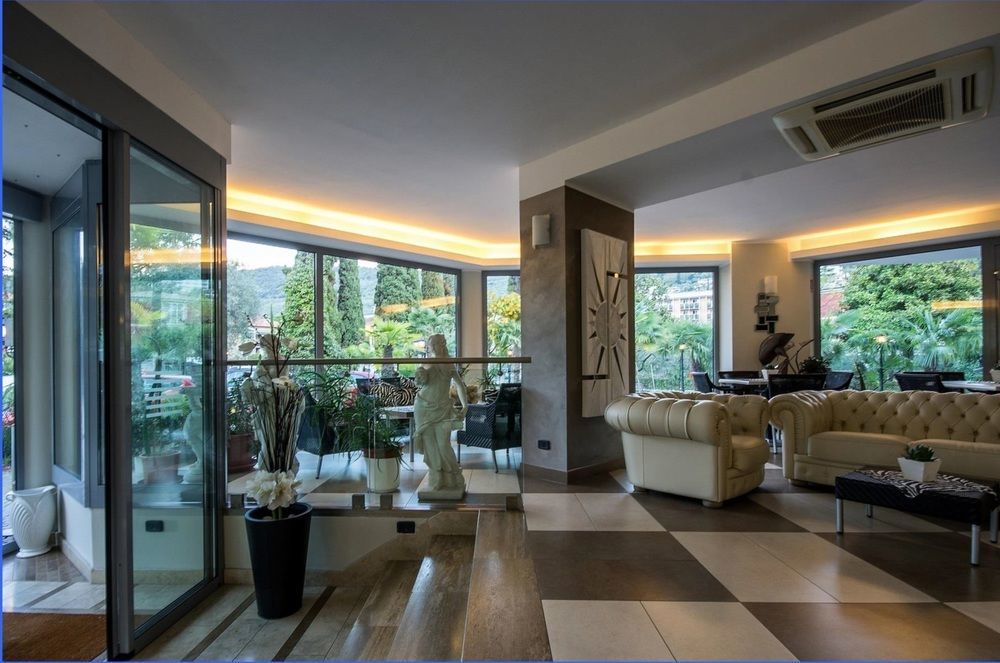Hotel Oasi Wellness & Spa Riva del Garda Luaran gambar
