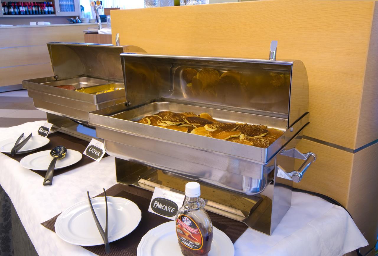 Hotel Oasi Wellness & Spa Riva del Garda Luaran gambar